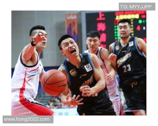 王俊杰亲临现场观战湖勇大战分享精彩瞬间展现热血篮球魅力